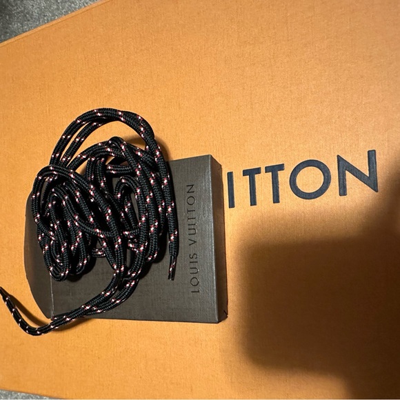 Men’s Louis Vuitton black sneakers - Picture 6 of 10